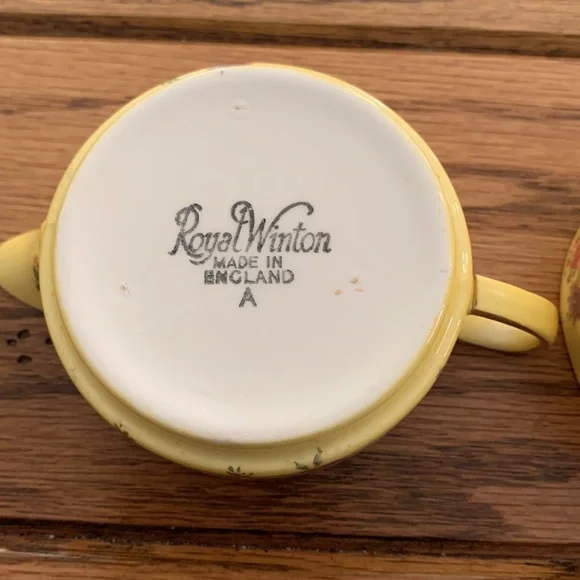 Royal Wilton china stackable sugar and creamer cups - Picture 5 of 9